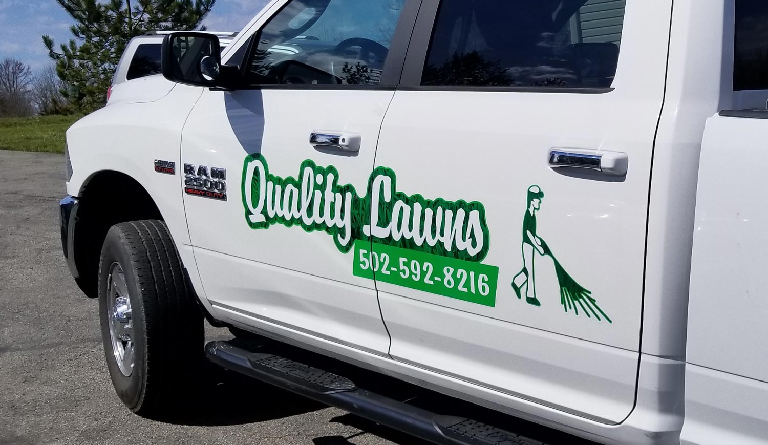 Lawn care car vinyl lettering louisville